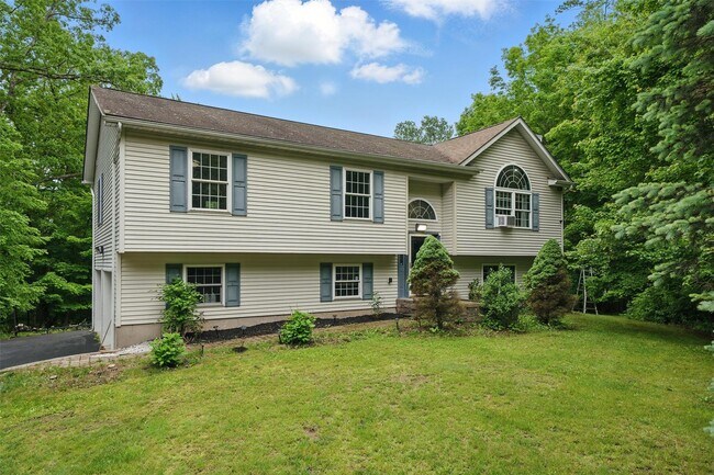 Building Photo - 2067 NY-211