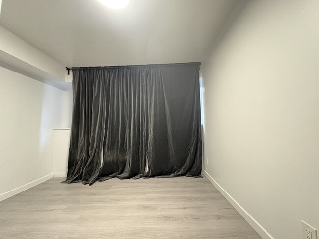 Building Photo - 4876 Earles St