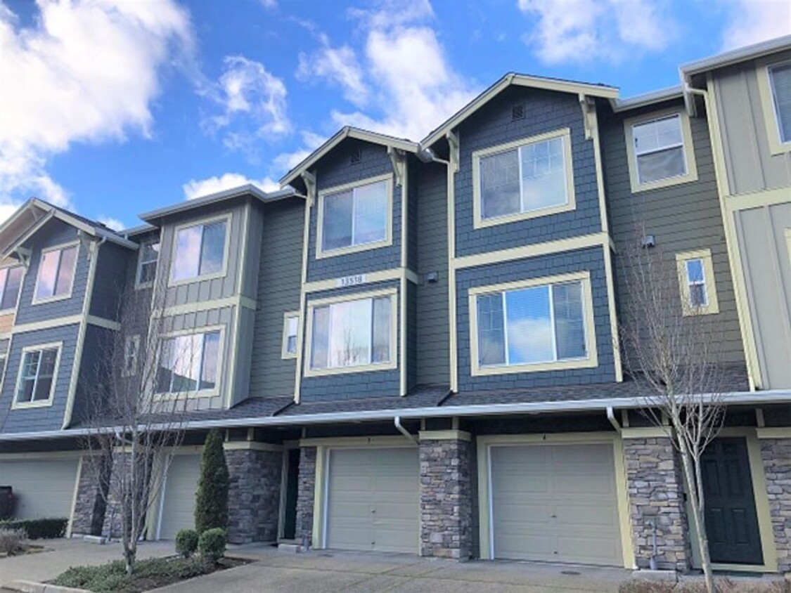 Primary Photo - Highly sought-after townhome at Mill Creek...