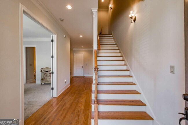 Building Photo - 6027 City Walk Ln