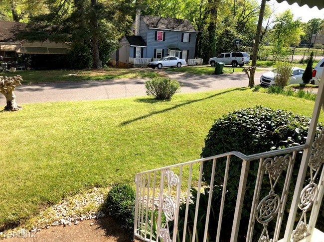 Foto del edificio - 3 br, 1 bath House - 2807 Mallory St