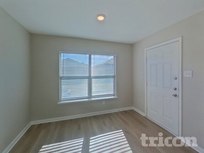 Building Photo - 118 Bush Dr