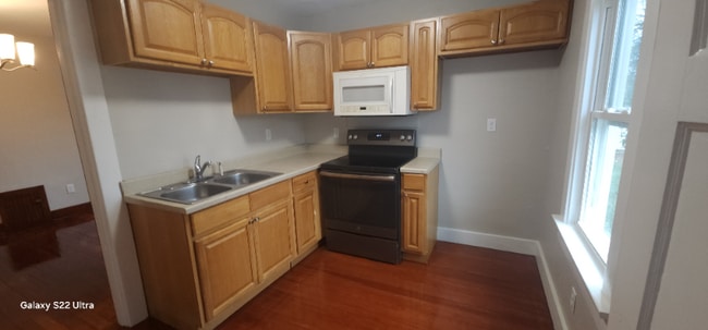 Building Photo - 2428 Nill Ave