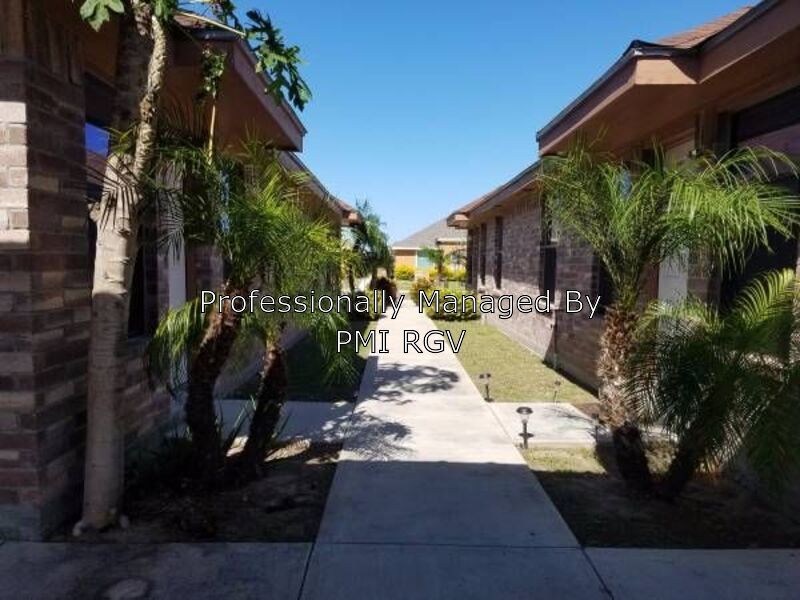 Primary Photo - 414 W Pirul St