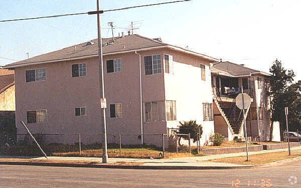Primary Photo - 3501 Siskiyou St