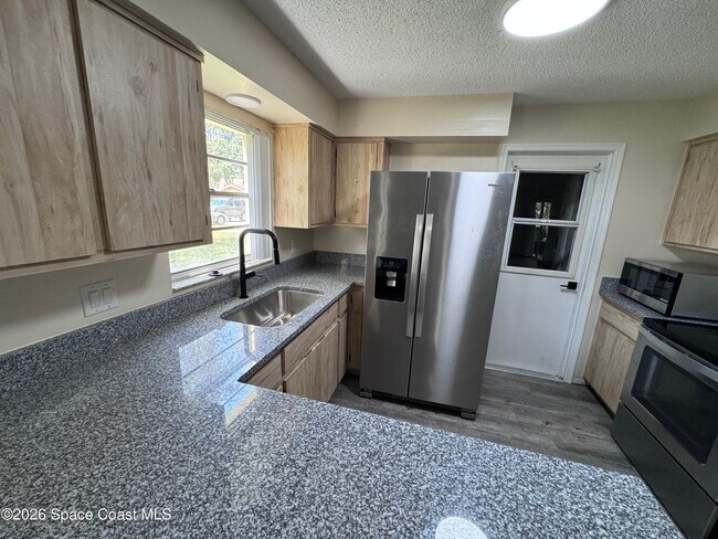 Building Photo - 1723 Bruman Terrace