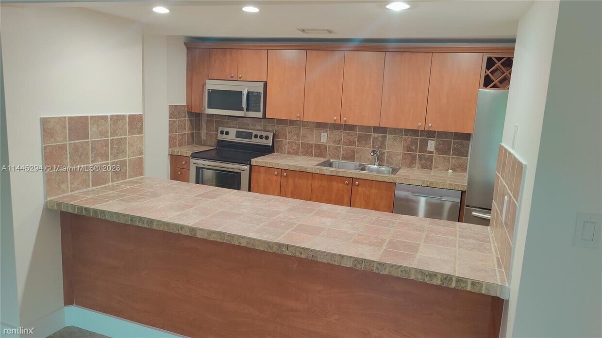 Primary Photo - 3 br, 2 bath Condo - Coral Gate East Condo