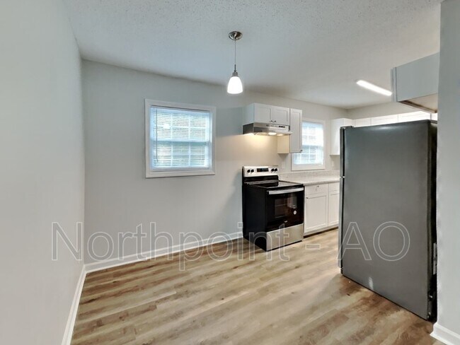 Building Photo - 7126 Green Acres Ct SW