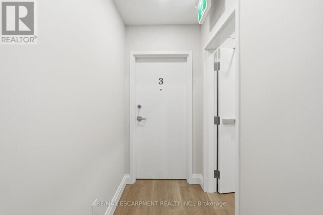 Photo du bâtiment - 231 Park St N