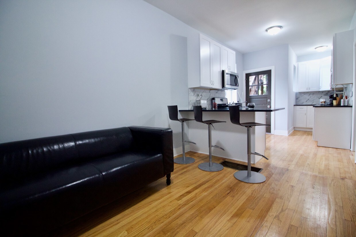 4048 N Spaulding Ave, Chicago, IL 60618 Apartments at 4048 N