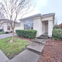 Building Photo - 1887 Mallard Ln