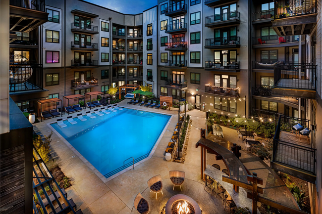Building Photo - The Jade at Avondale
