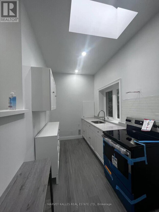 Building Photo - 59 Hemingway Crescent