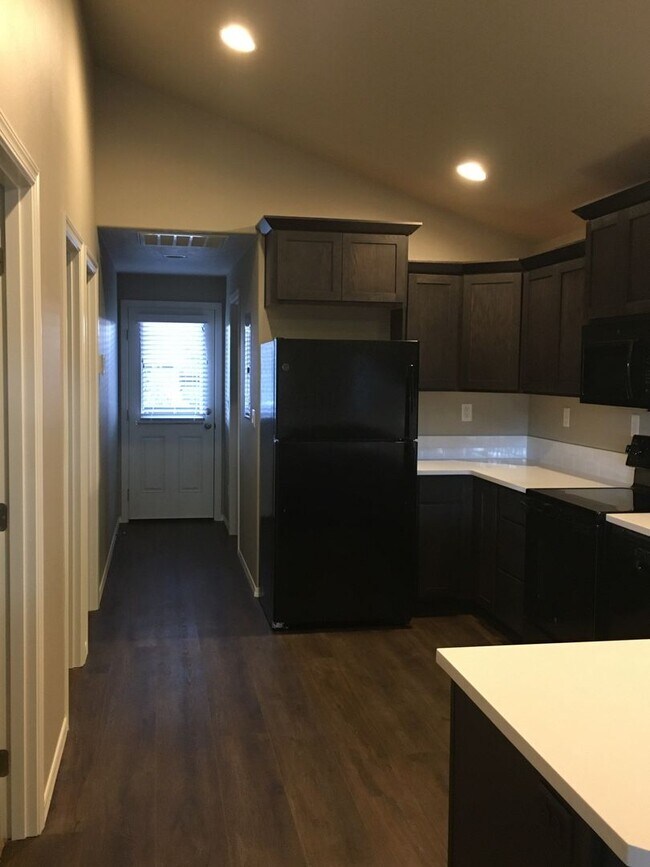 Foto del edificio - 2 Bedroom 1 Bath Cottage in SW Redmond