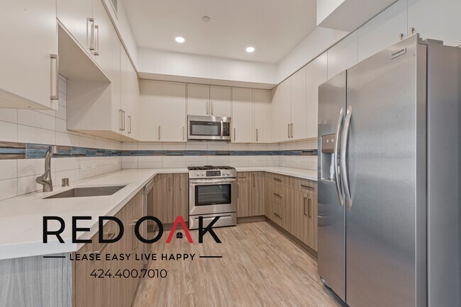 Foto del edificio - ~4 Weeks FREE~ +$500 Look & Lease Special!...
