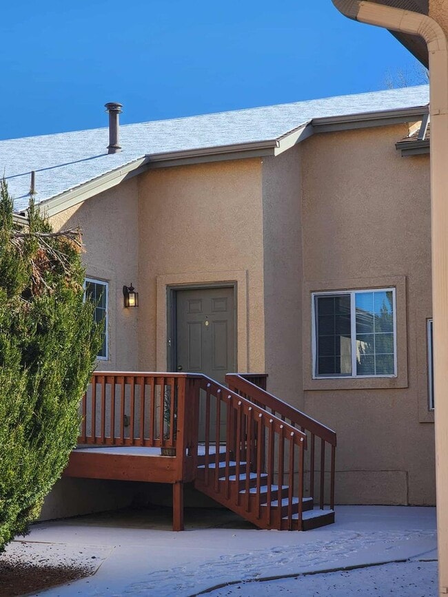 Foto del edificio - 3 Bedroom 3 Bath Rancher Town Home 2 Car Garage