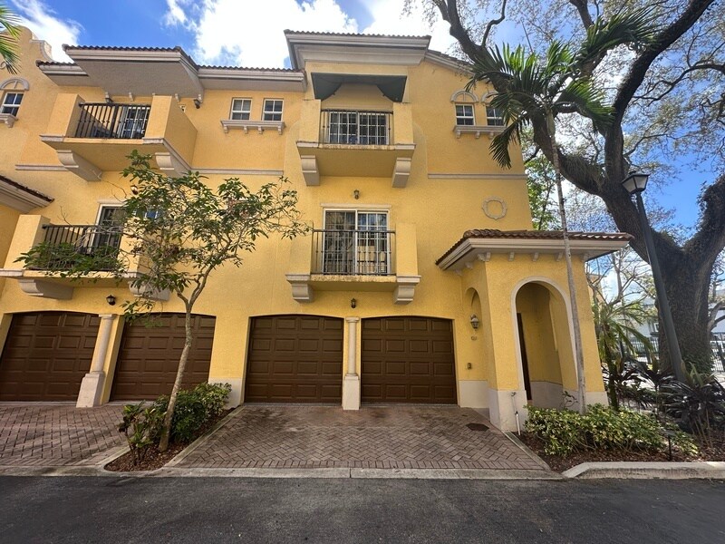 Foto principal - 2524 SW 14th Ave