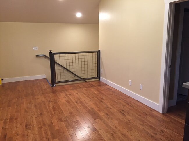Livingroom - 303 N Walnut St