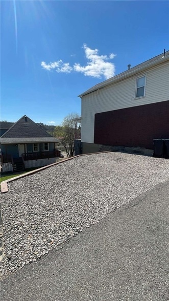 Photo - 424 W 7th Ave Apartment