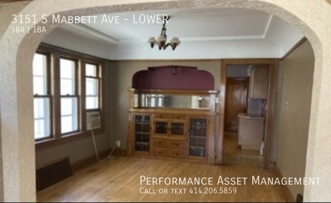 Building Photo - Breathtaking 3BR lower unit in Bay View!