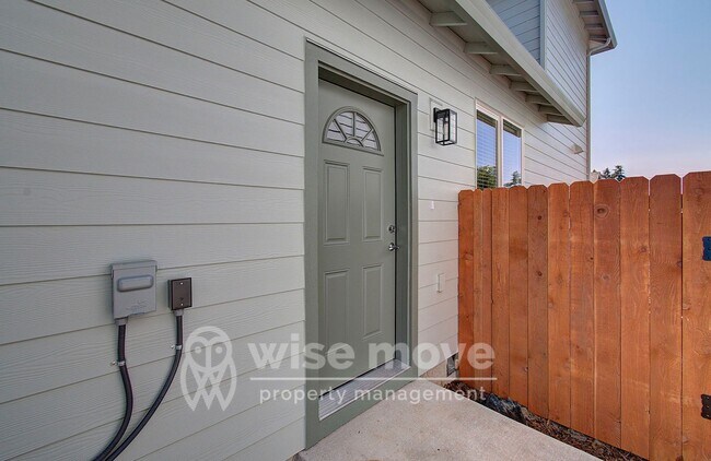 Building Photo - Brand New- Single Level 1 Bedroom