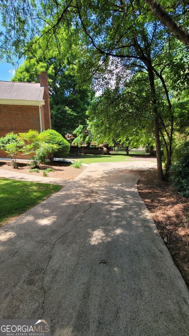 Foto del edificio - 5005 Johns Creek Ct