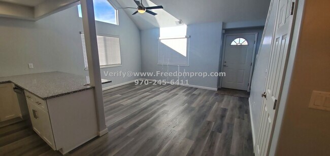 Foto del edificio - Newer 3 Bedroom 2 Bath Townhouse in Fruita