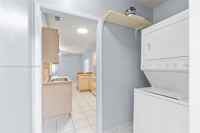 Foto del edificio - 13830 SW 73rd St