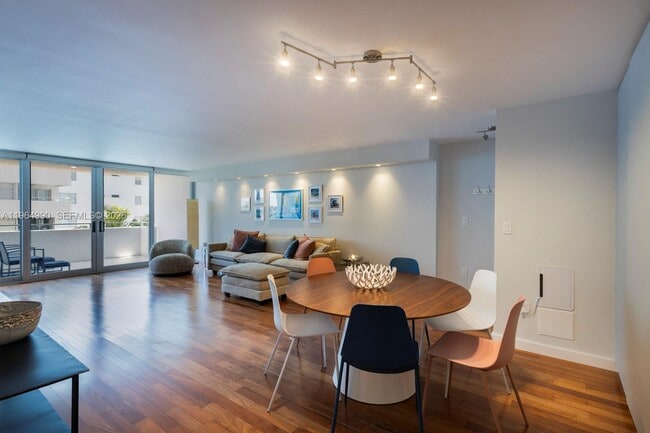 Building Photo - 11 Island Ave