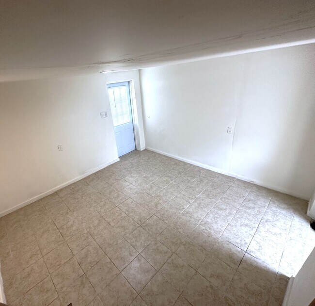 Foto del edificio - 8115 Tolles Dr
