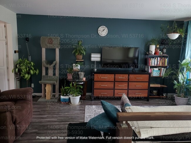 Foto del edificio - 1406 S Thompson Dr