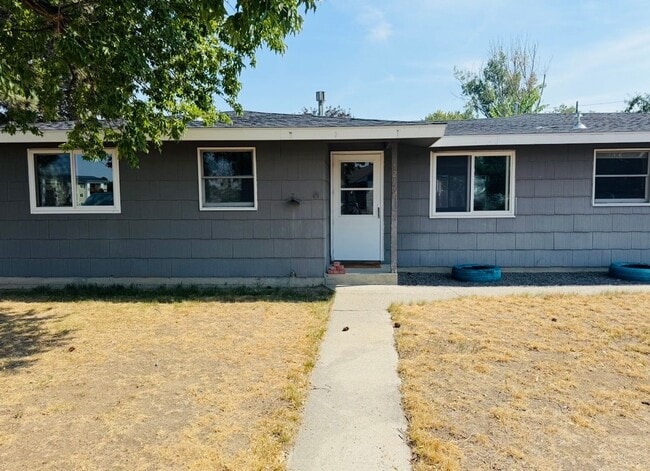 Building Photo - 1245 Cody Dr