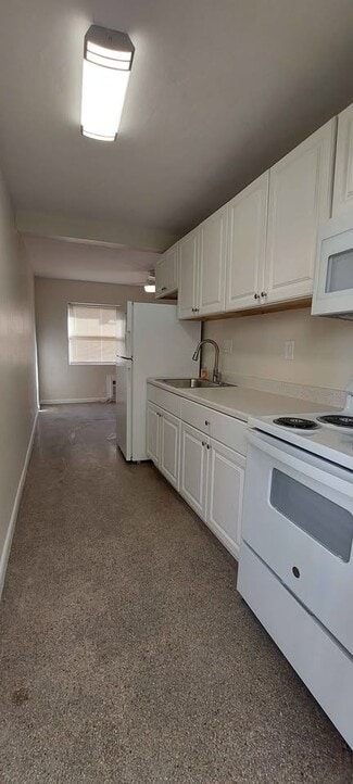 Building Photo - 2109 Miami Rd