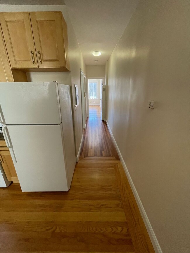 Building Photo - Cute Remodeled 1 Bedroom Apartment!