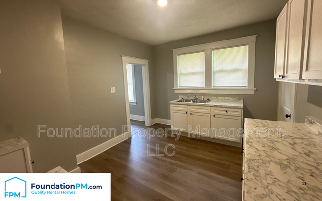 Building Photo - 1041 Rosewood Ave