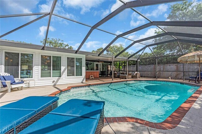 Foto del edificio - 6623 Glades Way