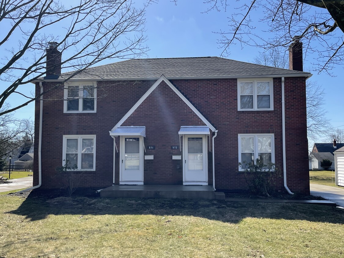 571 W Cook Rd, Mansfield, OH 44907 Townhome Rentals in Mansfield OH