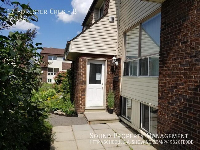 Photo du bâtiment - 3 Bedroom Townhouse in Bells Corners