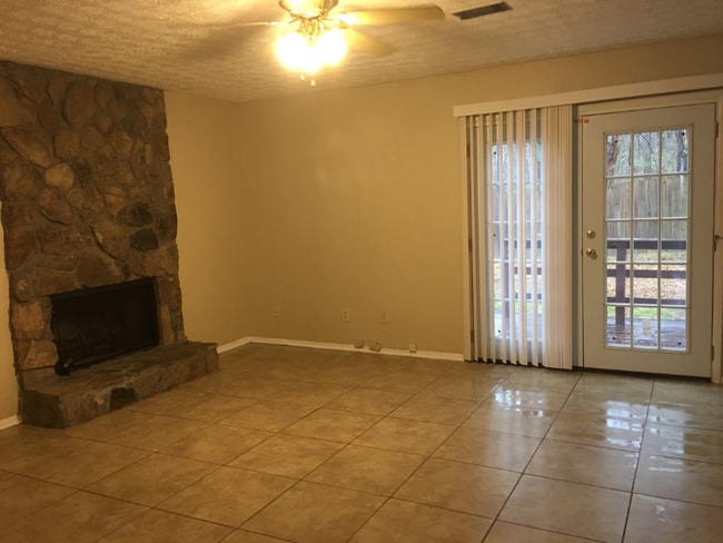 Building Photo - 6479 Meadow Rue Dr