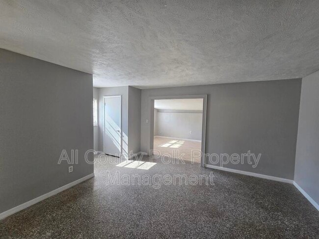 Building Photo - 2807 Hertha Ave