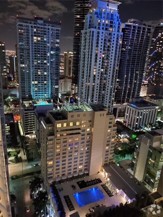 Building Photo - 1200 Brickell Bay Dr