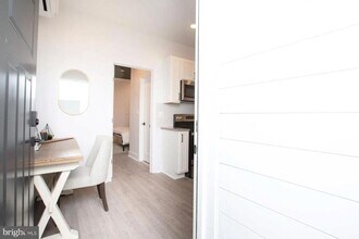 Building Photo - 1742 Fleet St