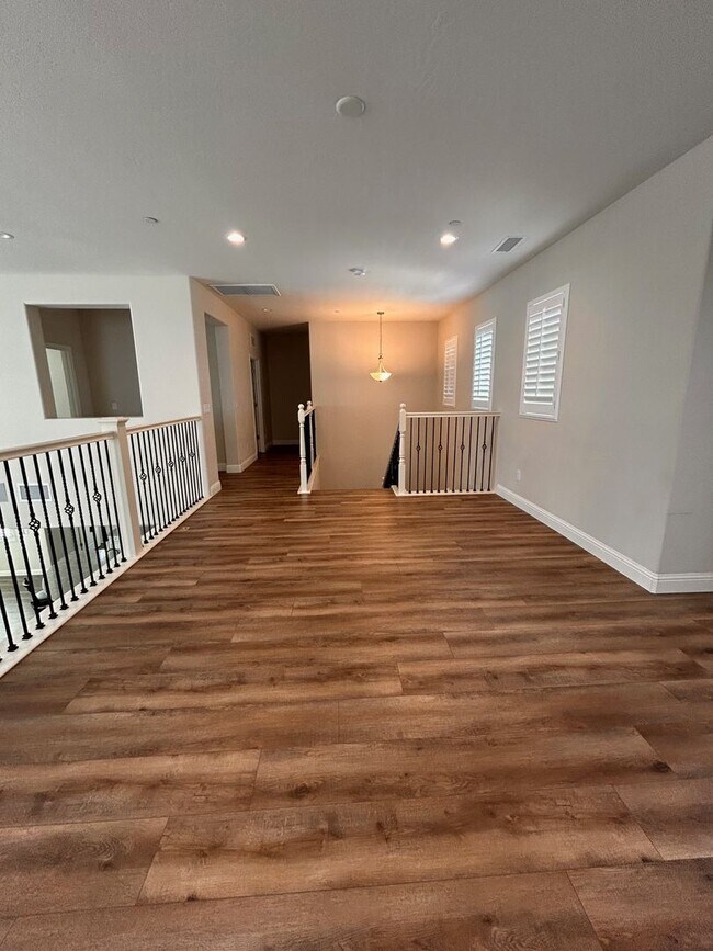 Foto del edificio - Beautiful Home for rent in Shannon Ranch in Visalia!