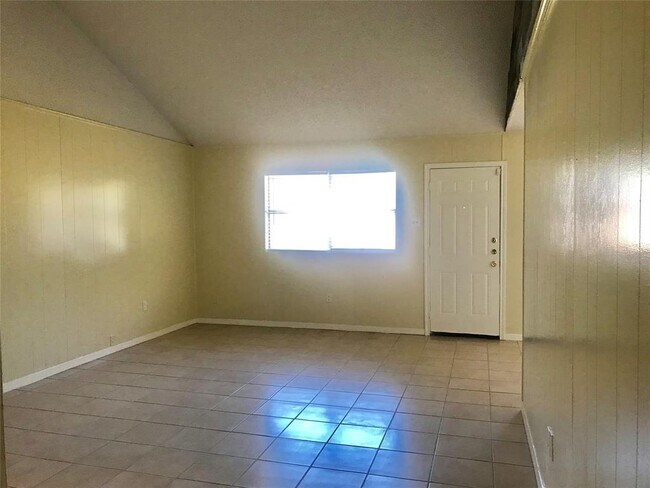 Building Photo - 10311 Mountain Park Dr