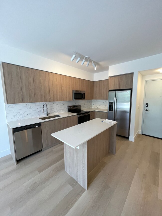 Building Photo - 2377 NE 183rd Ter