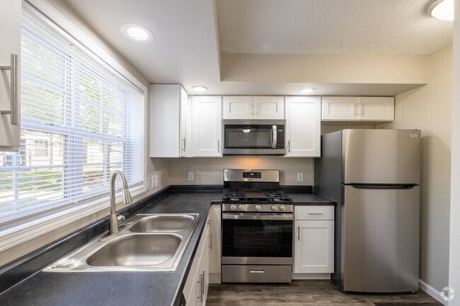 Interior Photo - Edge at 1010 Apartments