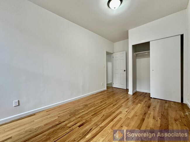 Building Photo - 401 E 68th St