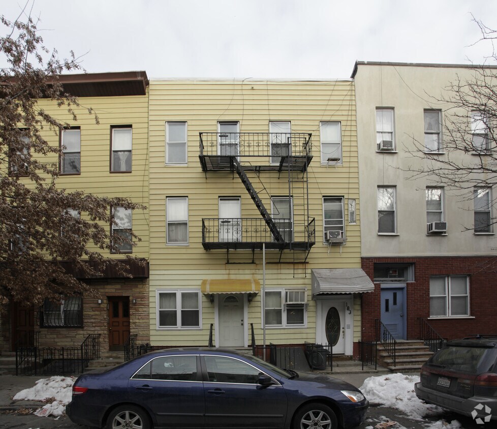 Building Photo - 183 Green St