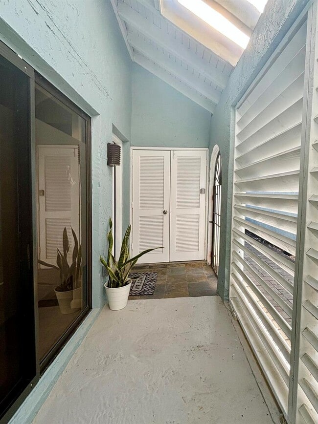 Photo - 519 NE 38th St House