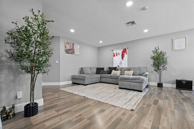 Foto del edificio - 401 NW Kilpatrick Ave